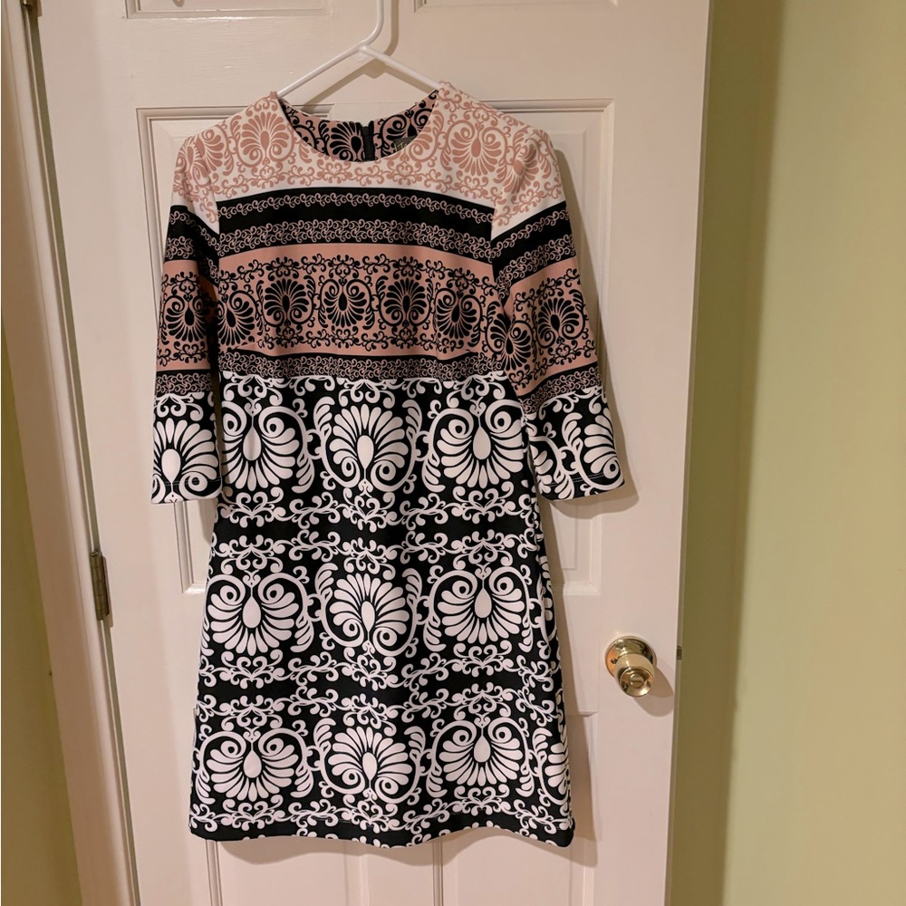 Stunning dress with gorgeous pattern.